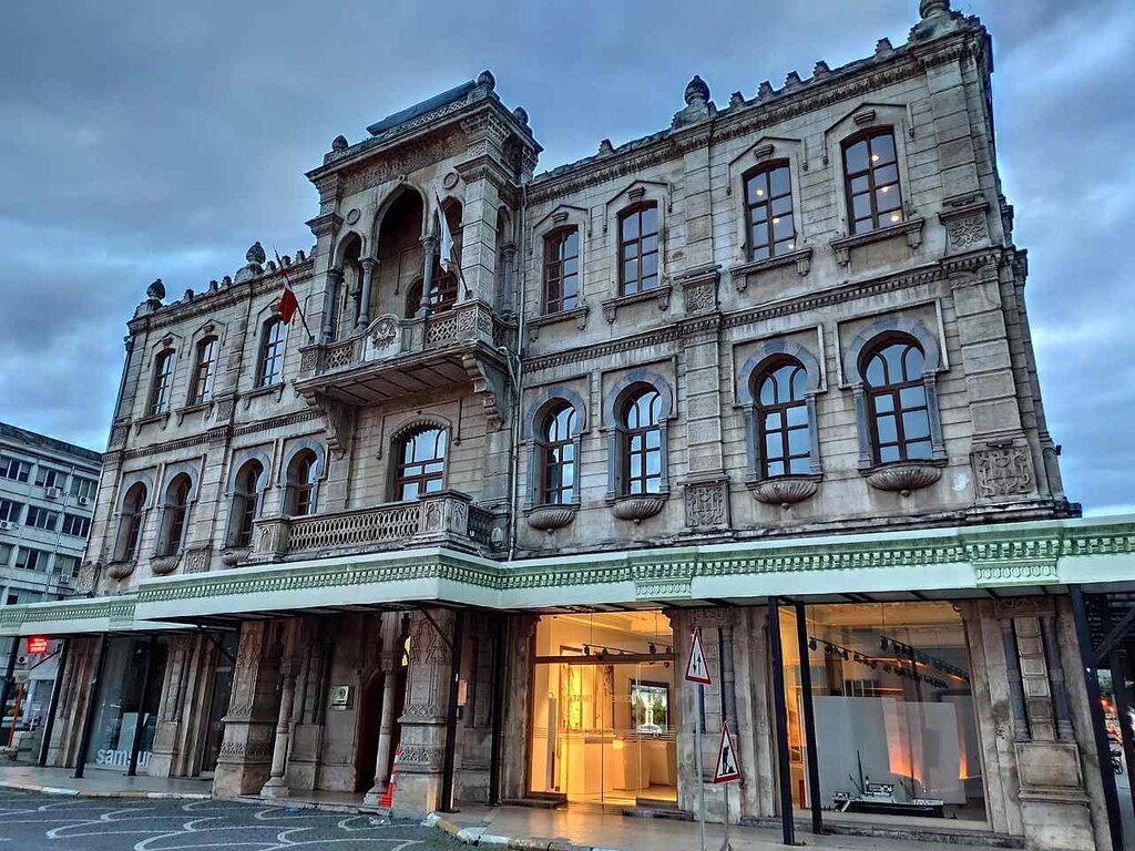 Tarihi Samsun belediye binasi 2