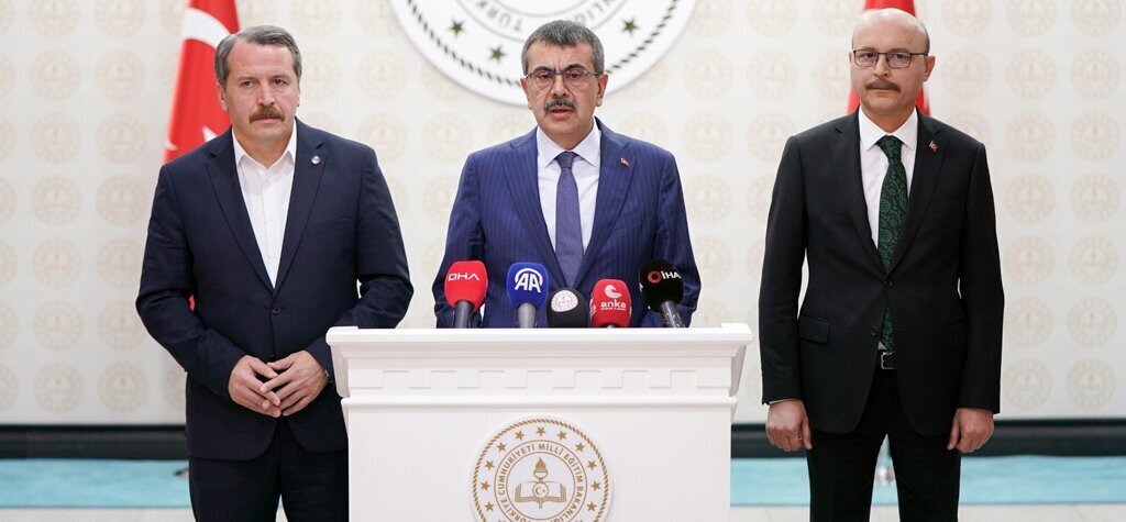 Tekin acikladi Ogretmenlere siddet yasasi geliyor