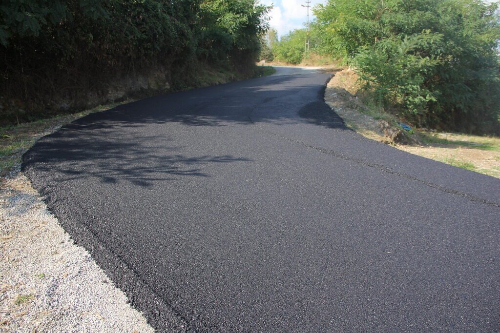 Tekkekoy Belediyesi Sicak Asfalt Calismalarini Surduruyor scaled