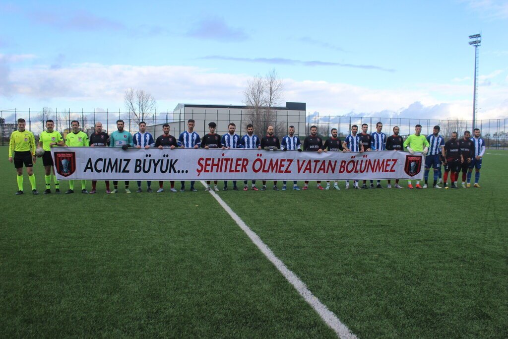 Tekkekoyde mac oncesi sehitler anildi scaled