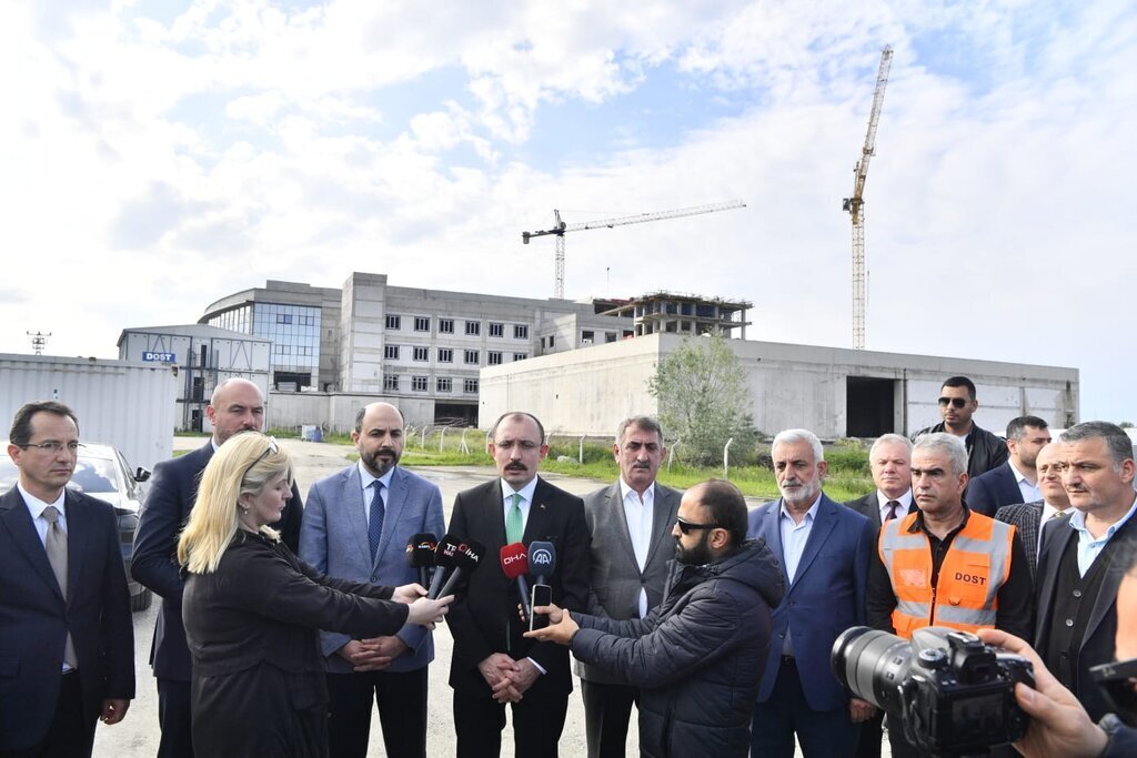 Ticaret Bakani Mehmet Mus Acikladi Tekkekoy Devlet Hastanesi 2024te Hizmet Vermeye Basliyor
