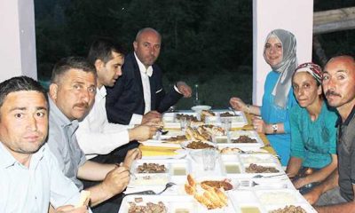 Togar eşi ile iftar sofralarına misafir oluyor