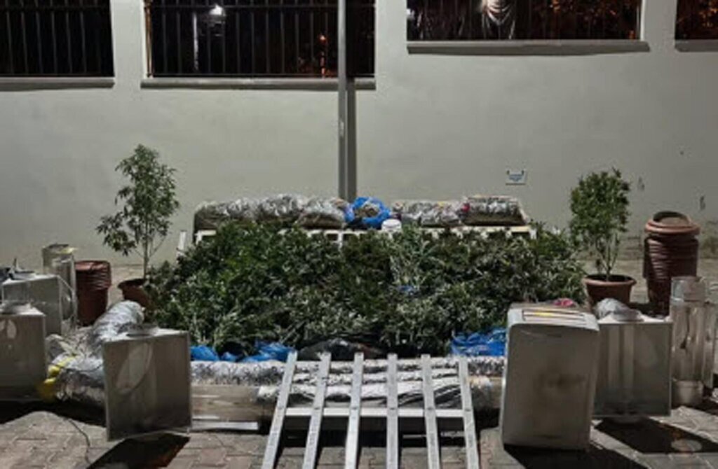 UYUSTURUCU IMAL EDILEN EVI BACADAN GELEN 403603 118936 scaled