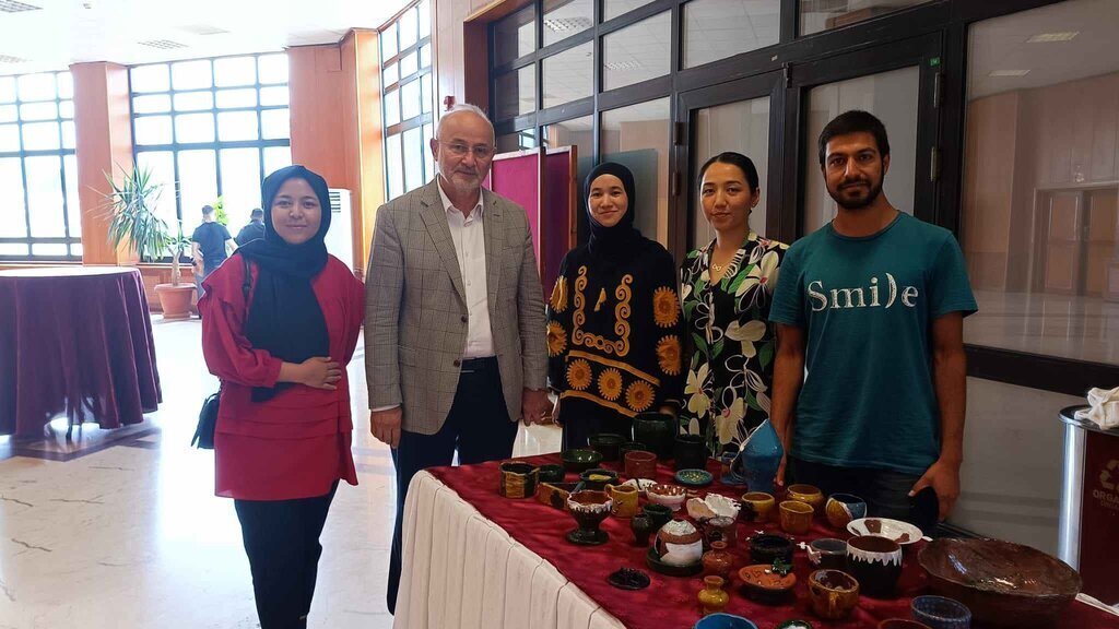 Uluslararasi Ogrenciler Kulturler Bulusuyor Etkinliginde Bir Araya Geldi