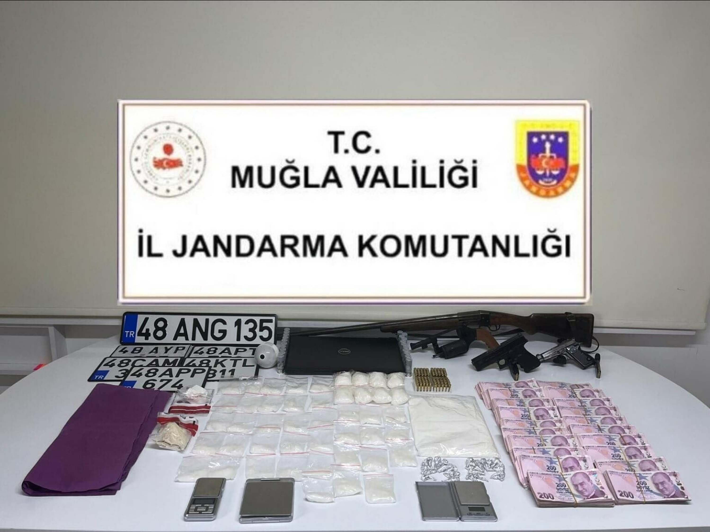 Villaya uyuşturucu operasyonunda jandarmaya ateş açıldı: 1