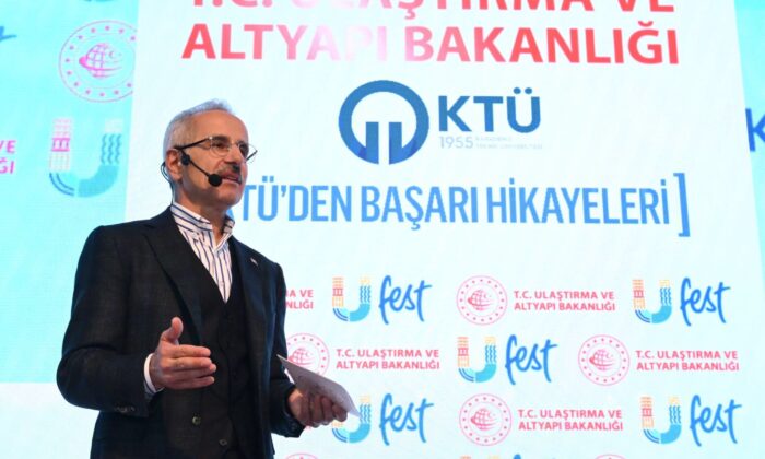 Bakan Uraloğlu, Trabzon’da düzenlenen ‘U-Fest’ etkinliklerine katıldı