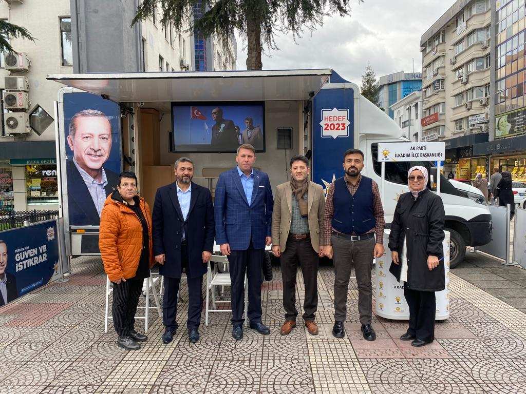 AK Parti İlkadım üyelerine ulaşmak için sokaklara indi