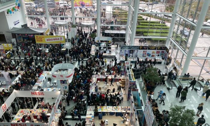 Ankara Kitap Fuarına yoğun ilgi