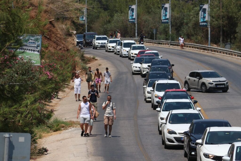 Fethiye’ye 150 bin araç giriş yaptı