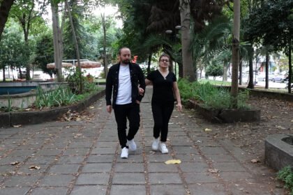 YASIYOR AMA 7 YILDIR OLU GORUNUYOR 917374 272371