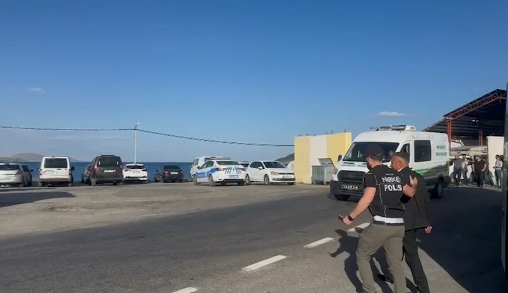 Yolcu otobüsündeki 2 kişinin midesinden 1 kilo uyuşturucu ç