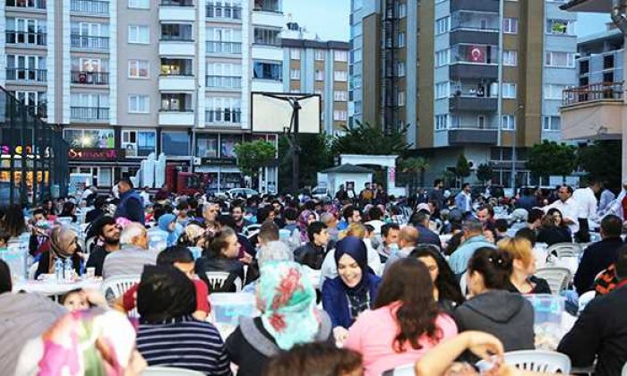 Atakum’da mahalle iftarlarına yoğun ilgi