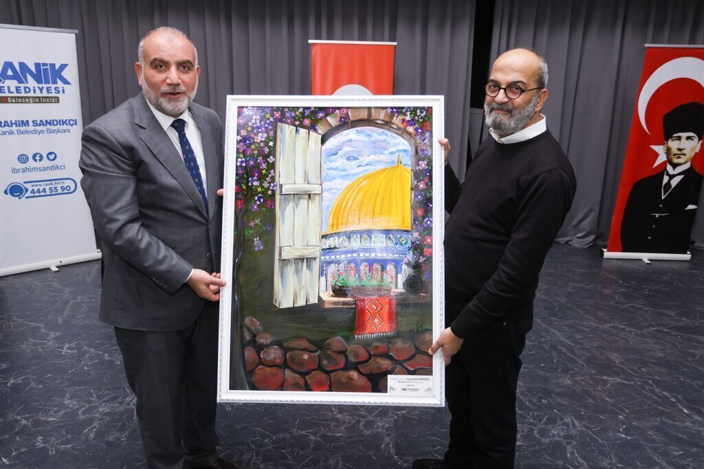 Yazar Savas Barkcin Caniklilerle bulustu scaled