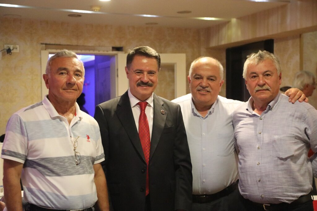 Yenisehir Saglik Koleji mezunlari Atakumda