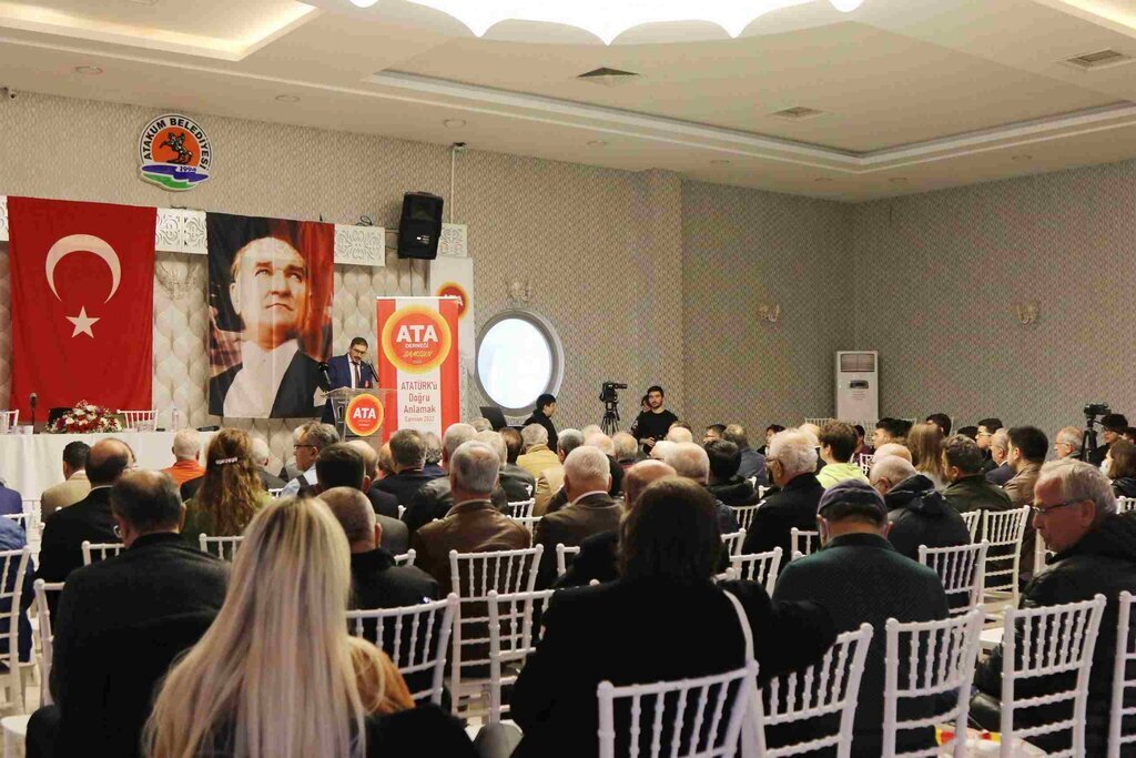 ZEYBEK ATATURK DOGRU VE YETERINCE ANLATILMAMIS 2 scaled