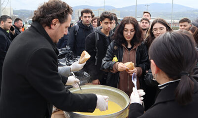 Zafer Partisi’nden Türk gençlerine çorba ikramı
