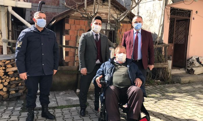 Samsun’un Salıpazarı İlçesinde 3 engelli vatandaşa akülü araç verildi