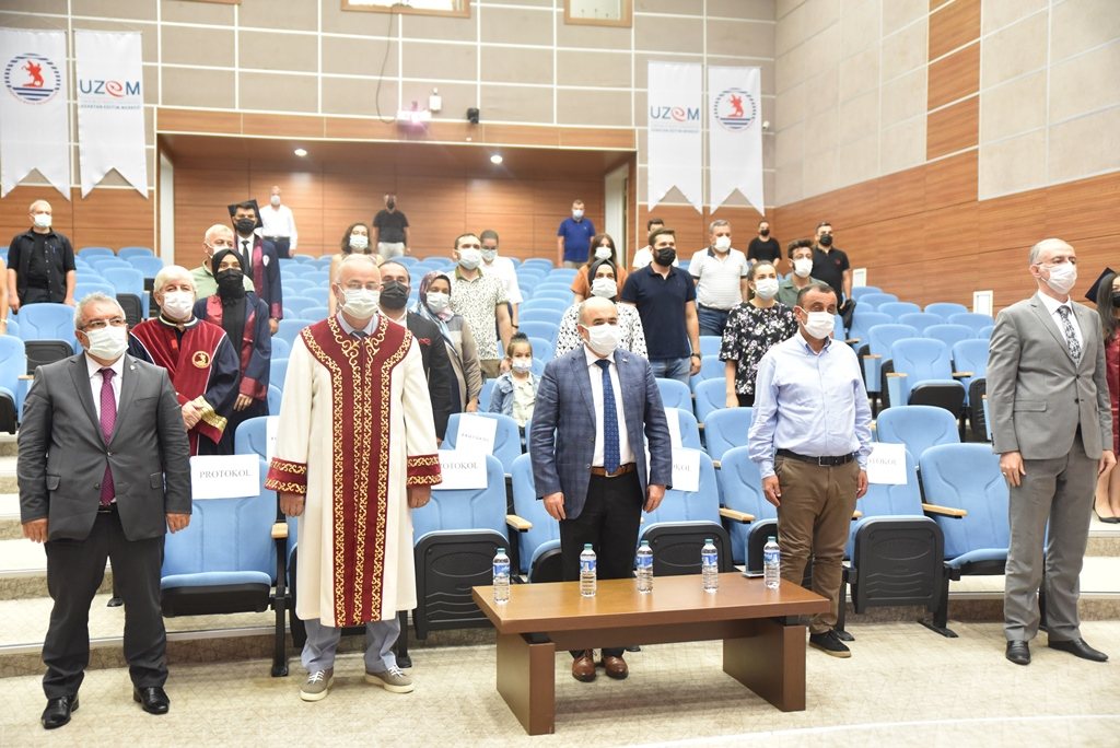 OMÜ Ali Fuad Başgil Hukuk Fakültesi Yeni Mezunlarını verdi