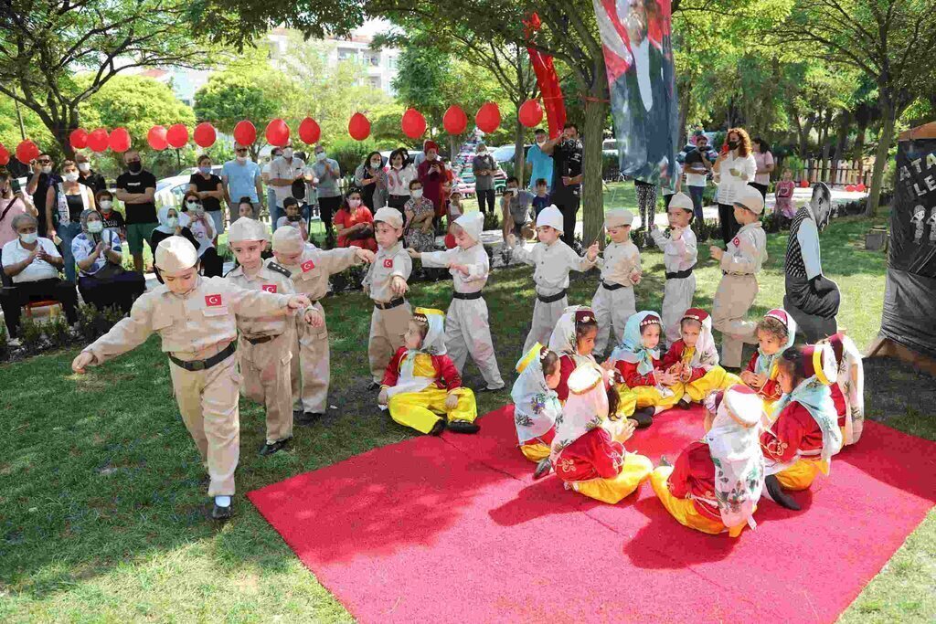 ata cocukda zafer scaled