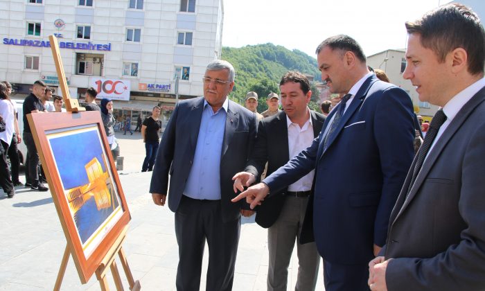 Başkan Akgül Atatürk resim sergisini açtı