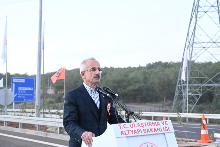 Bakan Uraloğlu: 20 dakikalık yol 2 dakikaya düştü