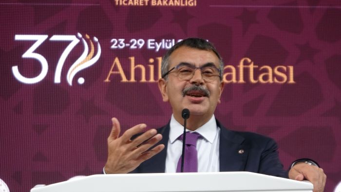 Bakan Tekin: Sınavları kaldırmıyoruz, müfredatımızı yüzde 35 oranında hafiflettik