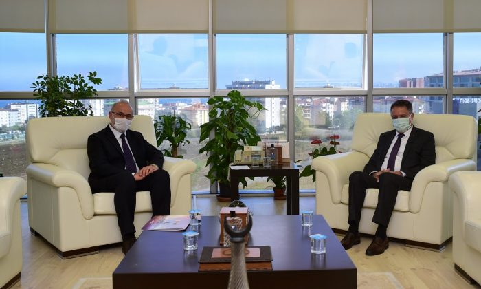 Rektör Ünal Atakum Belediye Başkanı Cemil Deveci’yi Konuk Etti