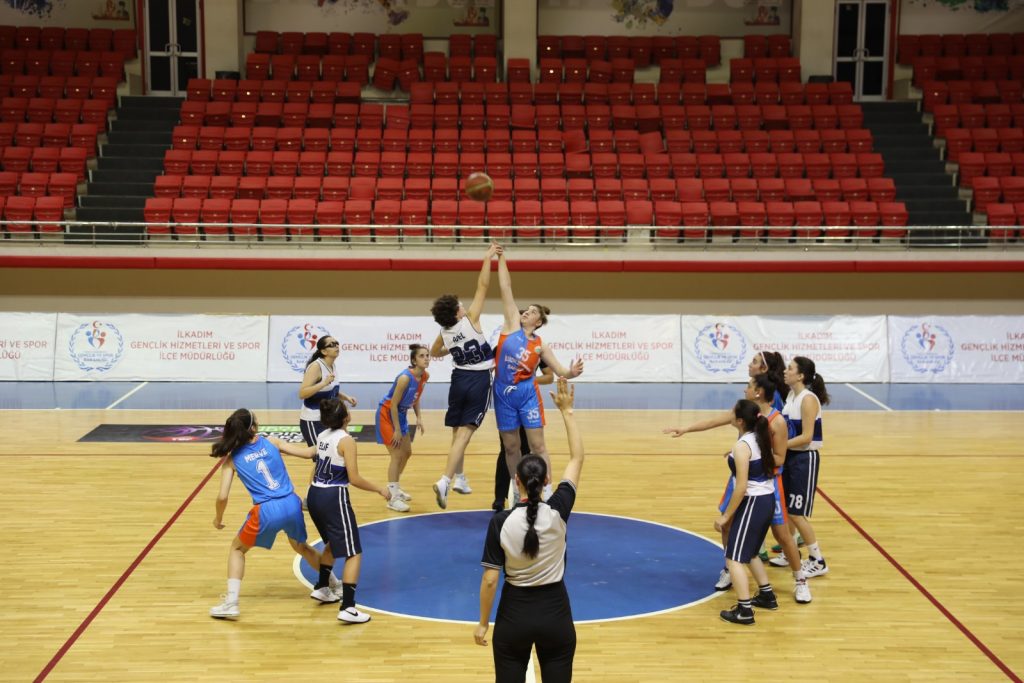 İlkadım Belediyespor basketbol sezonuna galibiyetlerle başladı