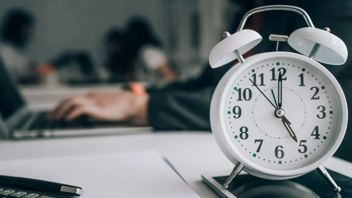 calisma saatleri.webp