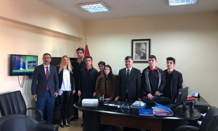 Cumhuriyet Anadolu Lisesi öğrencilerinden Vali Yardımcısına ziyaret