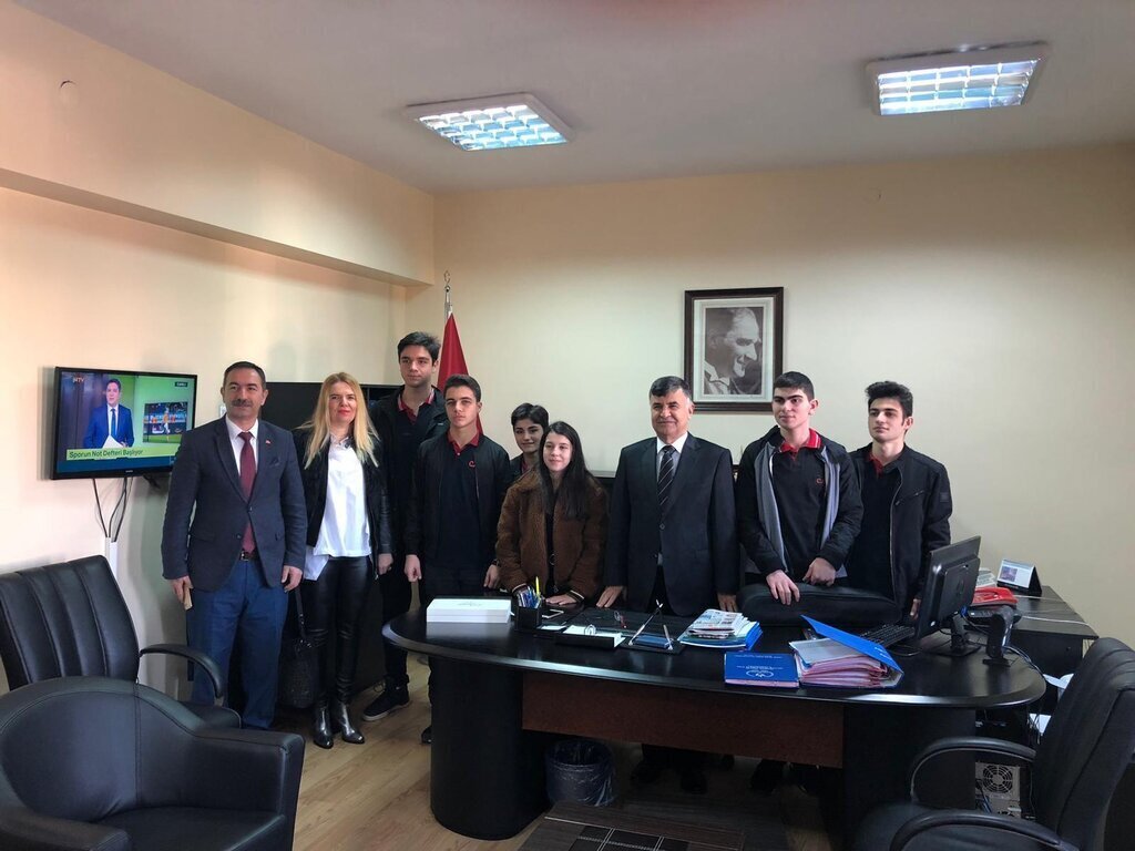 cumhuriyet öğrencilerinden