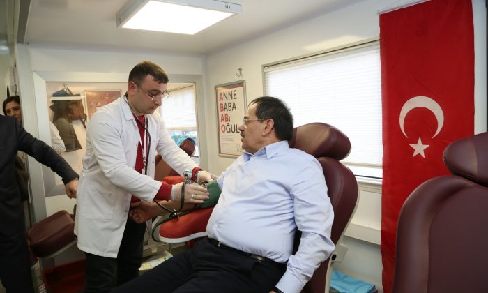 Mustafa Demir kan bağışında bulundu
