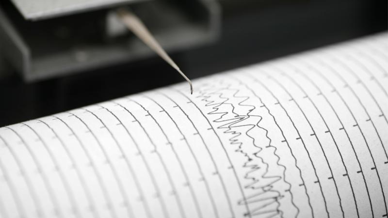 İzmir’de 4.0 Büyüklüğünde Deprem Oldu