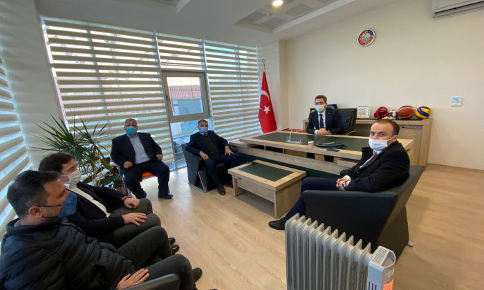 Salıpazarı Belediye Başkanı Halil Akgül, Gençlik ve Spor İlçe Müdürlüğü’nü ziyaret etti