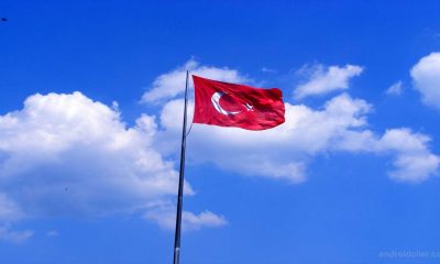 Hainler Türk Bayrağını Gönderden İndirdiler!