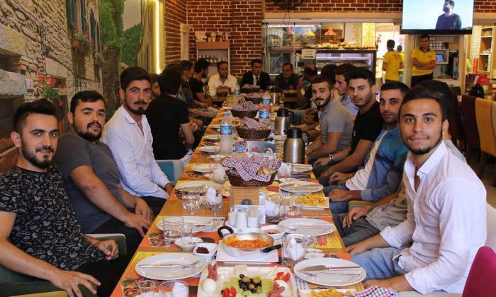 Yeni Başkanı İlker Fatih Kural futbolcularla kahvaltıda buluştu