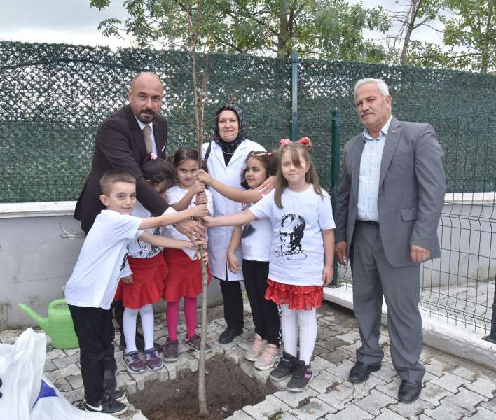 Başkan Togar: “Fidanlarımızla birlikte geleceğe nefes olalım”