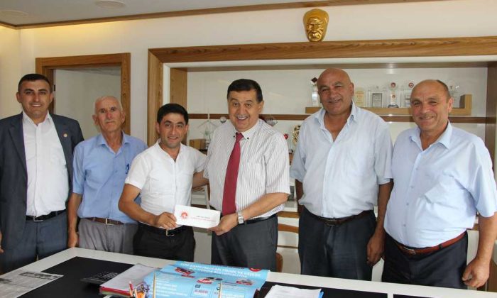 Arnavutköy Dernek Üyeleri Başkan İkiz’İ ziyaret etti