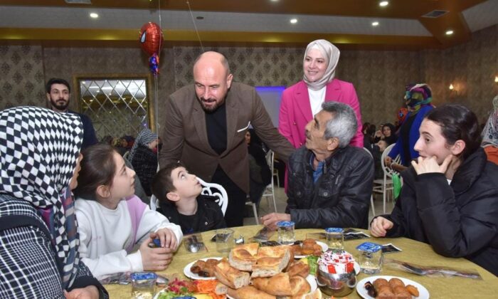 Tekkeköy Belediyesi afetzede aileleri iftarda buluşturdu