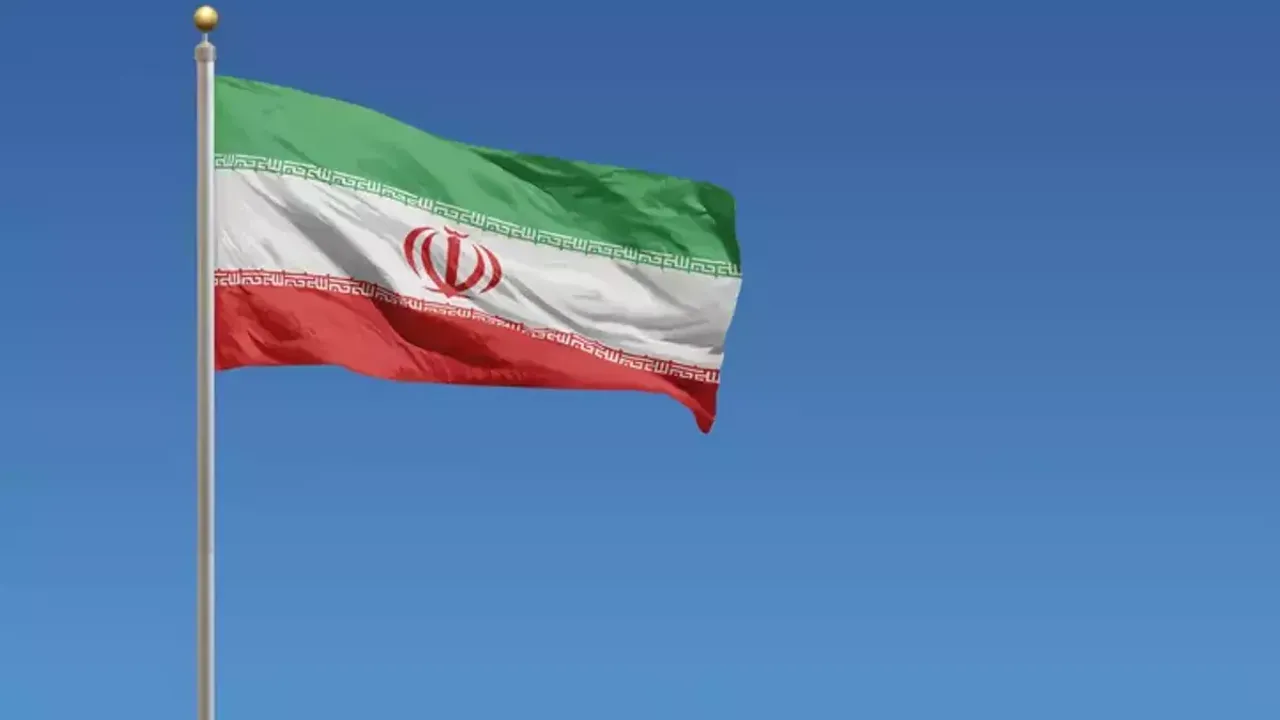 iran bayragi.webp