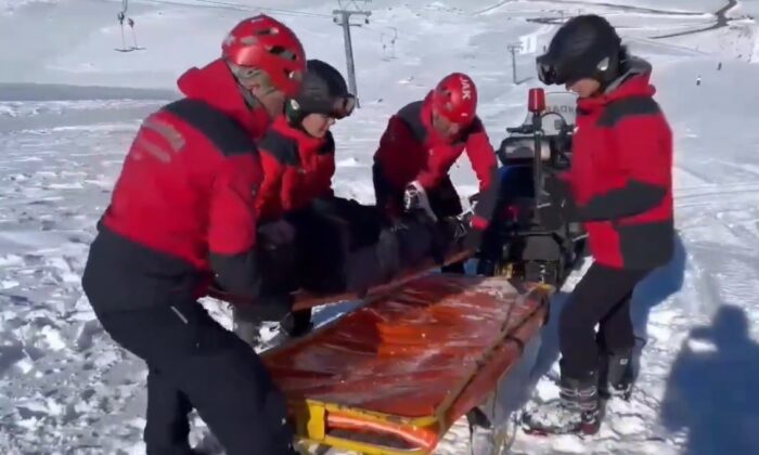 JAK Timleri Bingöl’de Kayakseverlerin Güvenliği İçin Görev Başında