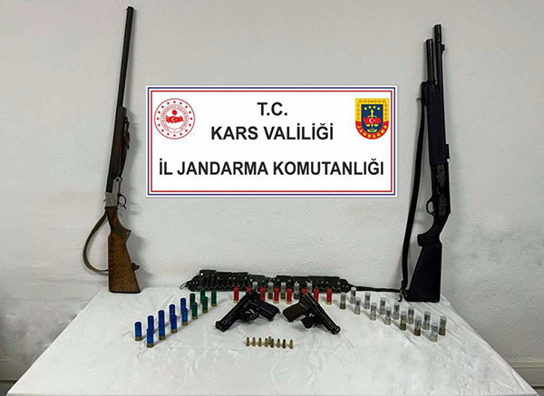 Kars’ta, jandarmadan ruhsatsız silah operasyonu