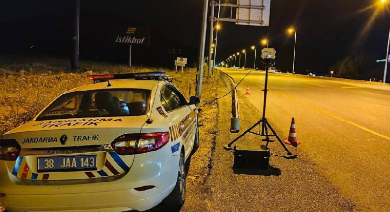 ”Medar Mobil Hız Tespit Sistemi” ile Kayseri’de trafik denetleniyor