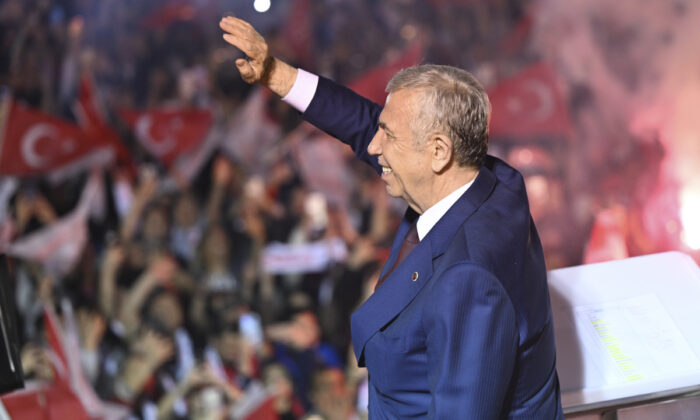 Ankara’nın duayen gazetecisi yazdı: ‘Bir siyaset gerçeği: Mansur Yavaş’