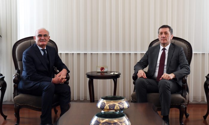 Milletvekili Yılmaz, Milli Eğitim Bakanı Ziya Selçuk’u ziyaret etti