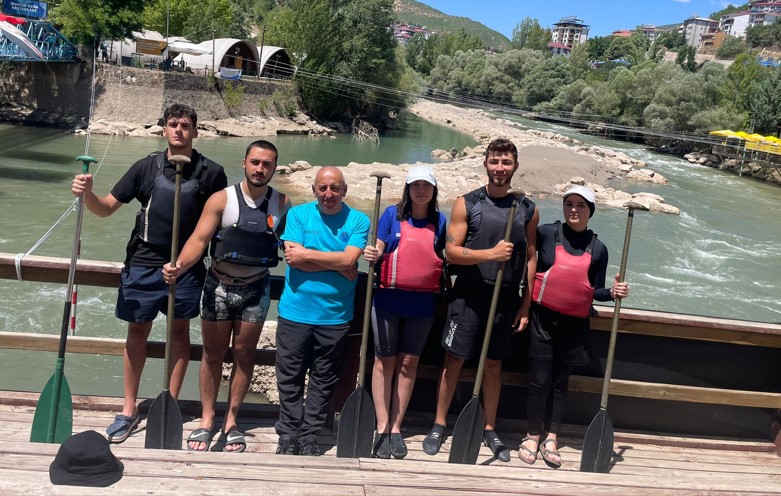 Tunceli’de nefes kesen rafting yarışları; Rize ekibi Türkiye 2’incisi