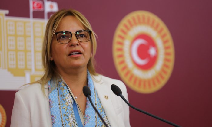 Hancıoğlu: ‘Türk kadını olarak bizler, Cumhuriyet’imize minnet borçluyuz’
