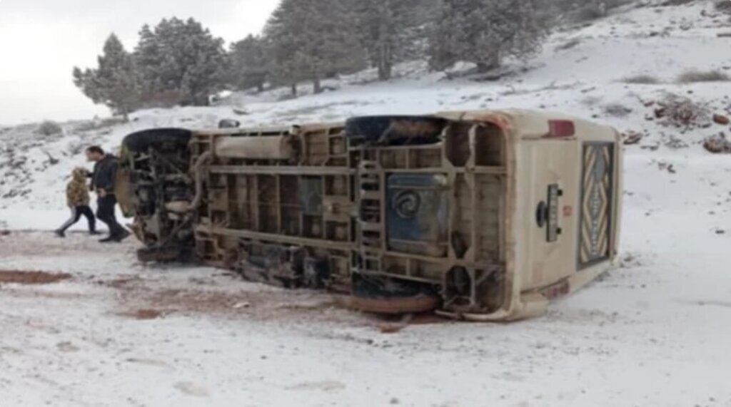 ogrenci servisi devrildi