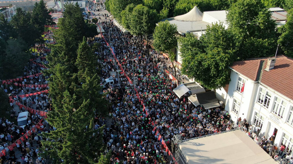 Binlerce Sakaryalı Filistin’e destek için sokaklara döküldü