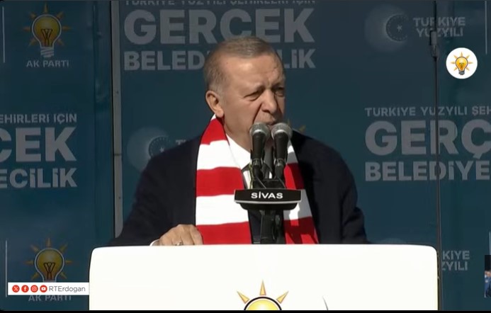 Gençlerimizi hedef almak zihniyet bozukluğunun işaretidir